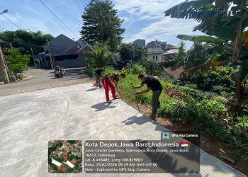 Cuaca Cerah Dukung Percepatan Pembangunan Jalan TMMD Depok