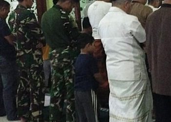 Pererat Kemanunggalan, Satgas TMMD Tarawih Bersama Warga Sukamaju