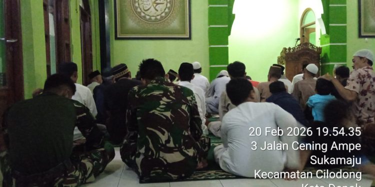 Hangatnya Kebersamaan Tarawih di Tengah Pembangunan RTLH