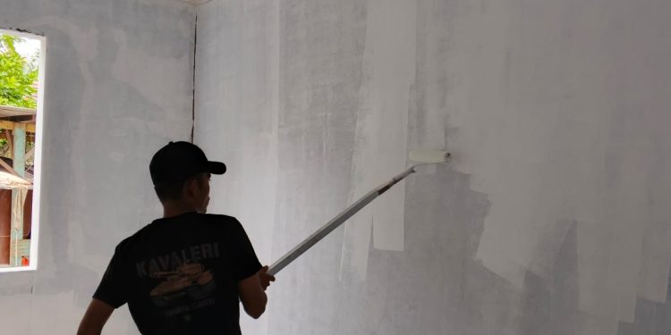 Sinergi TNI dan Warga Percepat Renovasi Rumah Tidak Layak Huni