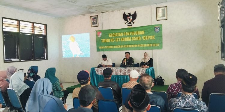 Warga Sukamaju Antusias Ikuti Penyuluhan Budidaya Ikan dan Kesehatan TMMD