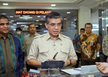 Menaker Tinjau Posko THR 2026, Pastikan Hak Pekerja Terpenuhi Jelang Lebaran