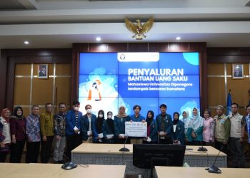 Bantu Mahasiswa Terdampak Banjir, YBM PLN Salurkan Bantuan Pendidikan di Undip