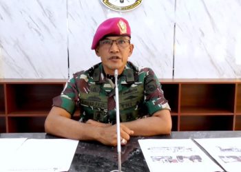 Kedepankan Kemanusiaan, TNI AL Dampingi Korban Proyektil Rekoset Sejak Awal