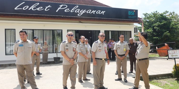 Kepala Kantor Wilayah BPN Provinsi Sumatera Selatan, Ir. Rahmat, A.Ptnh., M.M., saat melakukan kunjungan kerja ke Kantor Pertanahan Kabupaten Banyuasin pada Senin 13 April 2026.