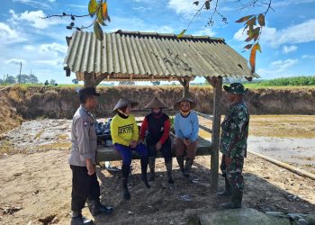 TMMD di Winong: Sertu Susilo dan Aiptu Darlan Bangun Kedekatan, Warga Merasa Dilayani dan Dilindungi