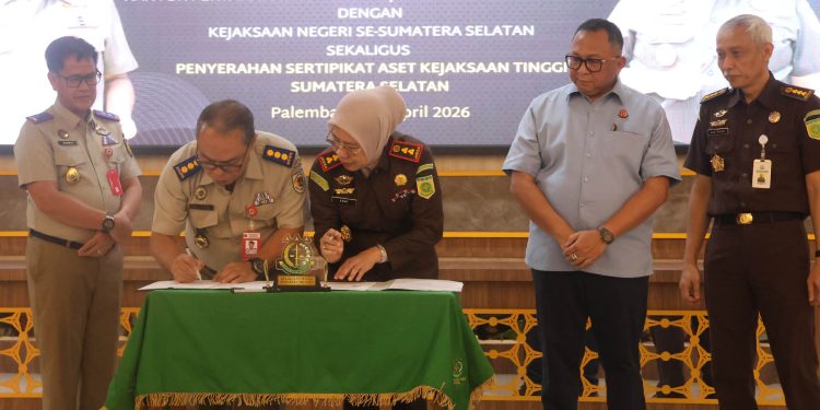 Kantor Wilayah (Kanwil) Badan Pertanahan Nasional (BPN) Provinsi Sumatera Selatan resmi menjalin kerja sama strategis dengan Kejaksaan Tinggi (Kejati) Sumatera Selatan melalui penandatanganan Perjanjian Kerja Sama (PKS), Selasa 21 April 2026.